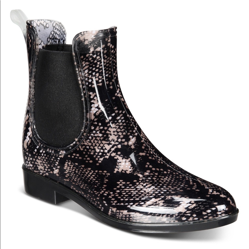 INC women’s rain boots NEW WITH BOX size 7